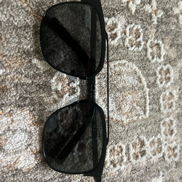 Vince Camuto Black Sunglasses - Picture 1 of 4